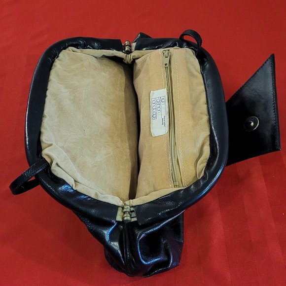 GENTLY USED, VINTAGE LOOKING, HIGH FASHION, ITALIAN HAND BAG!!! - Picture 2 of 4